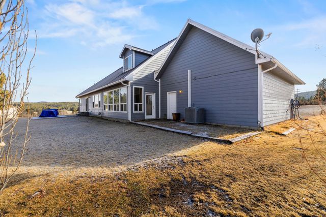 44220 Cowboy Hill Lane, Chiloquin, OR 97624