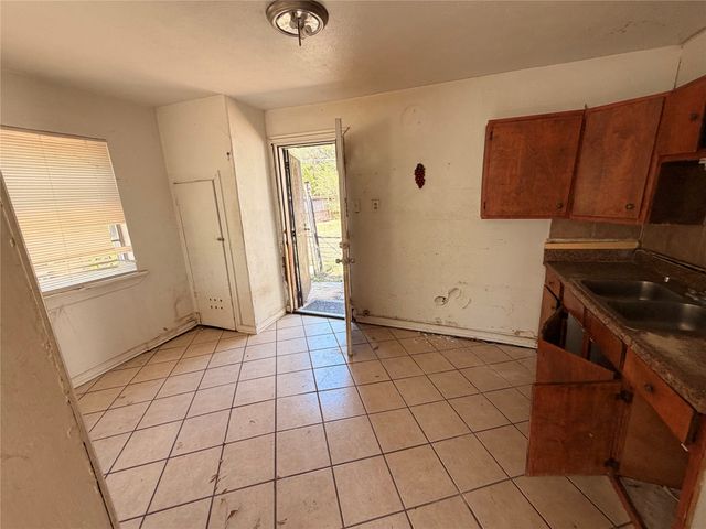 8109 Burroaks Drive, Dallas, TX 75217