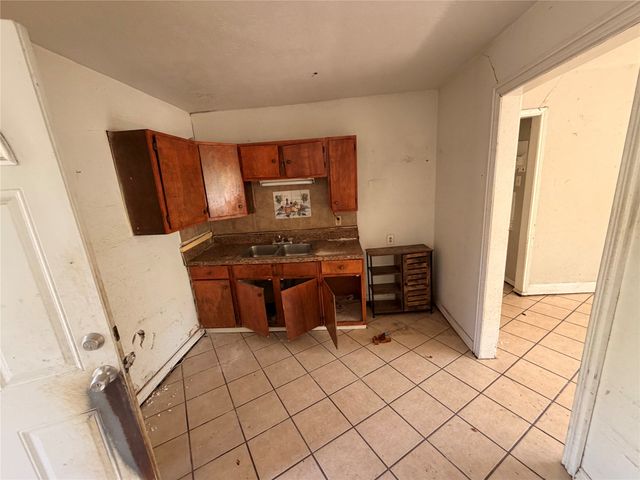 8109 Burroaks Drive, Dallas, TX 75217