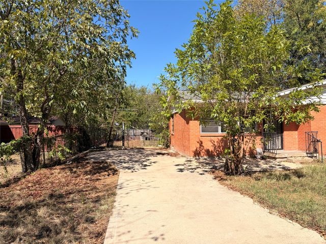 8109 Burroaks Drive, Dallas, TX 75217