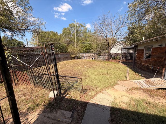 8109 Burroaks Drive, Dallas, TX 75217