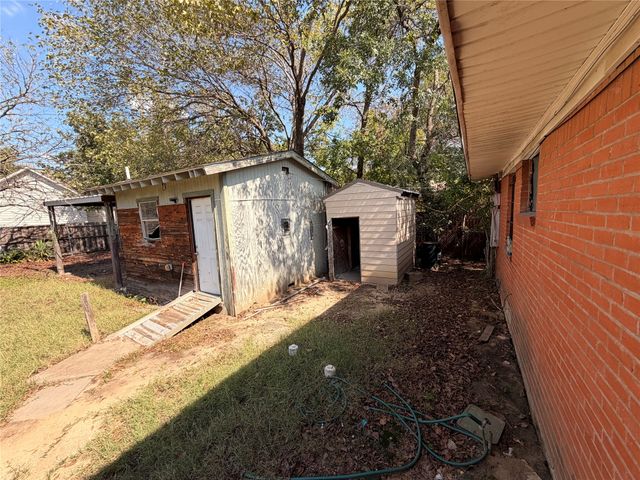 8109 Burroaks Drive, Dallas, TX 75217