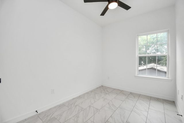 9003 Prairie View Drive B, Houston, TX 77088