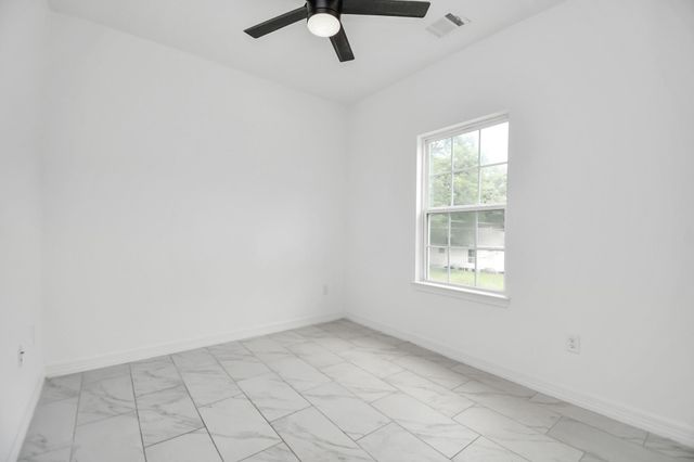 9003 Prairie View Drive B, Houston, TX 77088