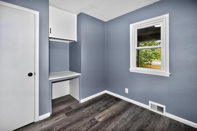 2220 W Neil PLACE, Milwaukee, WI 53209