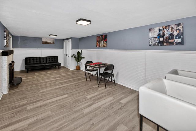 2220 W Neil PLACE, Milwaukee, WI 53209