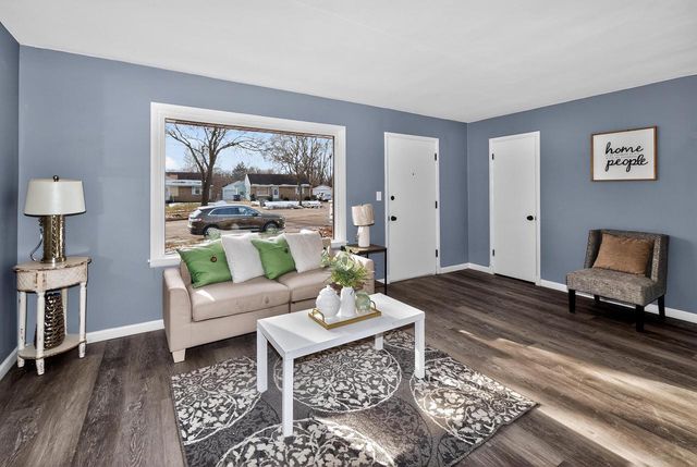 2220 W Neil PLACE, Milwaukee, WI 53209