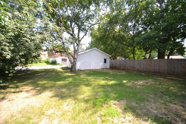 2220 W Neil PLACE, Milwaukee, WI 53209