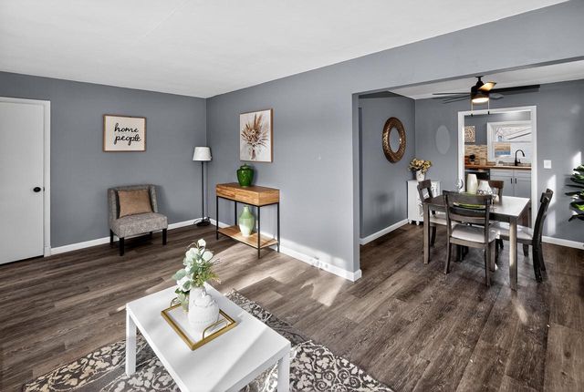 2220 W Neil PLACE, Milwaukee, WI 53209