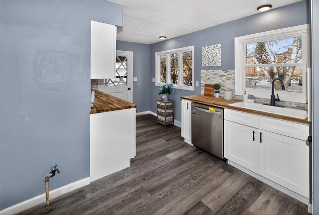 2220 W Neil PLACE, Milwaukee, WI 53209