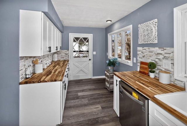 2220 W Neil PLACE, Milwaukee, WI 53209