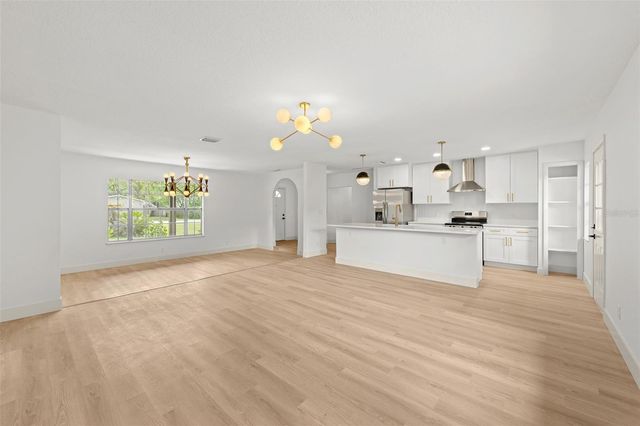 903 LANEWOOD DRIVE, Seffner, FL 33584