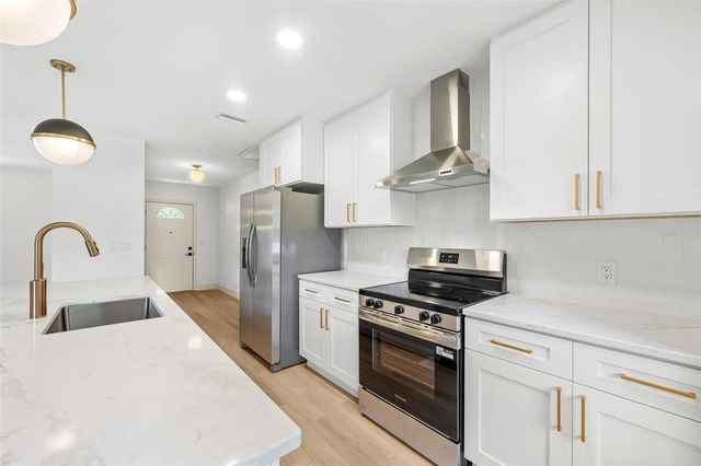 903 LANEWOOD DRIVE, Seffner, FL 33584