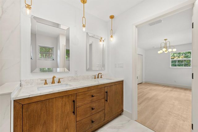 903 LANEWOOD DRIVE, Seffner, FL 33584