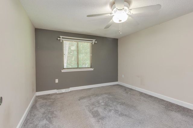 6 Snow Cir # M6, Nashua, NH 03062