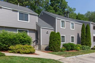 6 Snow Cir # M6, Nashua, NH 03062