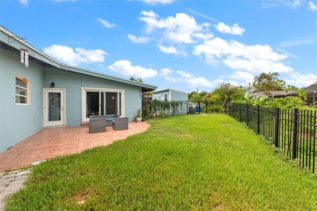 1721 Club House RD, North Fort Myers, FL 33917