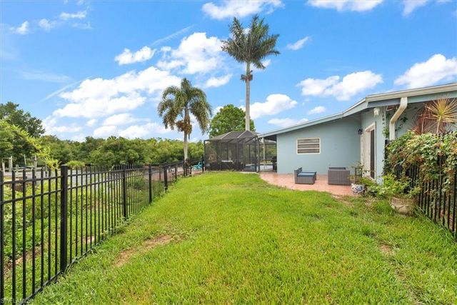 1721 Club House RD, North Fort Myers, FL 33917