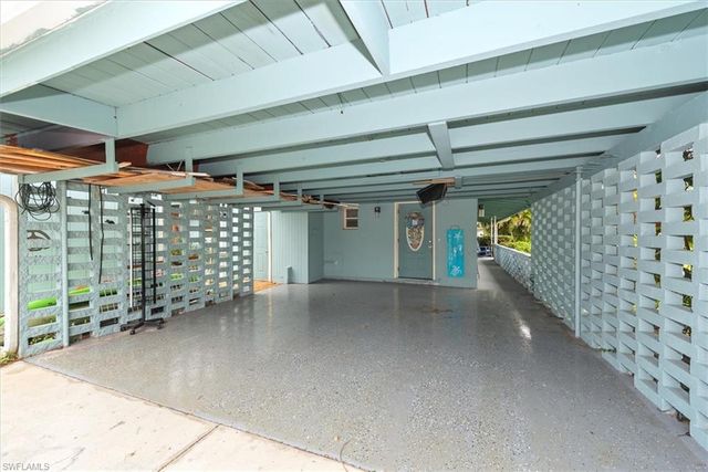 1721 Club House RD, North Fort Myers, FL 33917