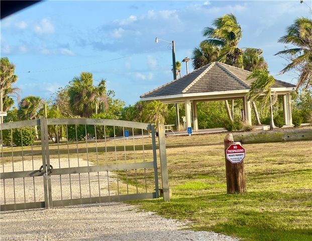 1721 Club House RD, North Fort Myers, FL 33917