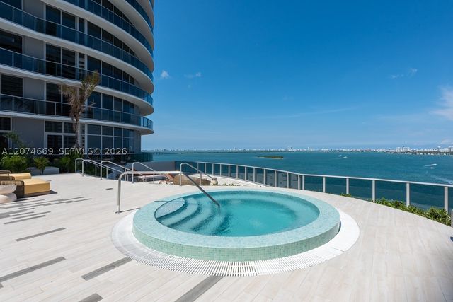 488 NE 18th St 1907, Miami, FL 33132