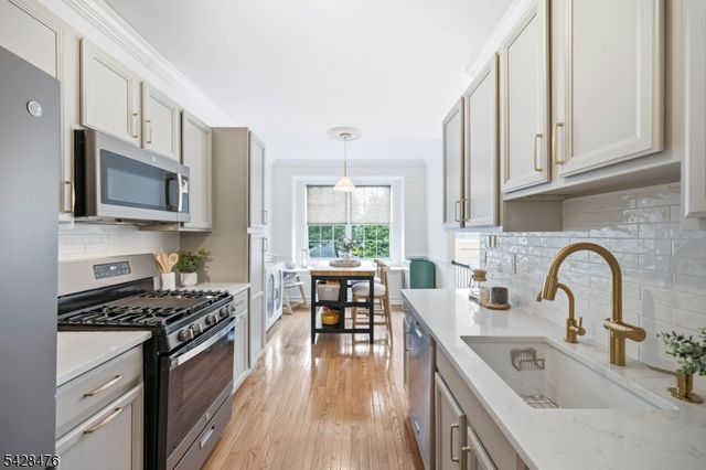 204 Swathmore Dr, Nutley Twp., NJ 07110