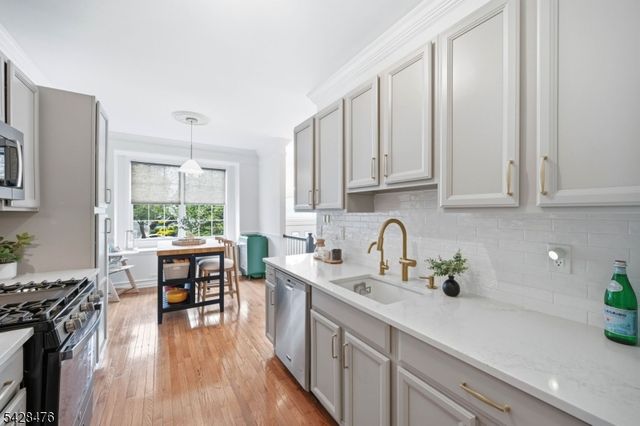 204 Swathmore Dr, Nutley Twp., NJ 07110