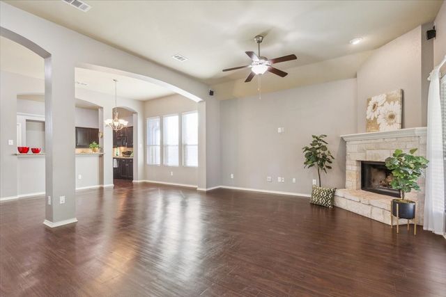 704 Caddo Trail, Mcgregor, TX 76657
