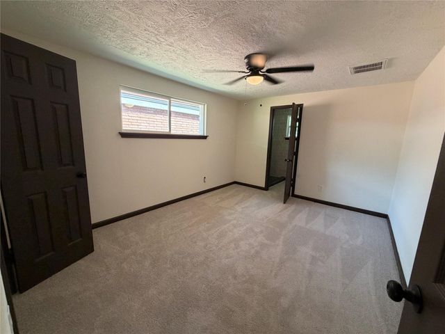 3915 Heatherbrook Drive, Houston, TX 77045
