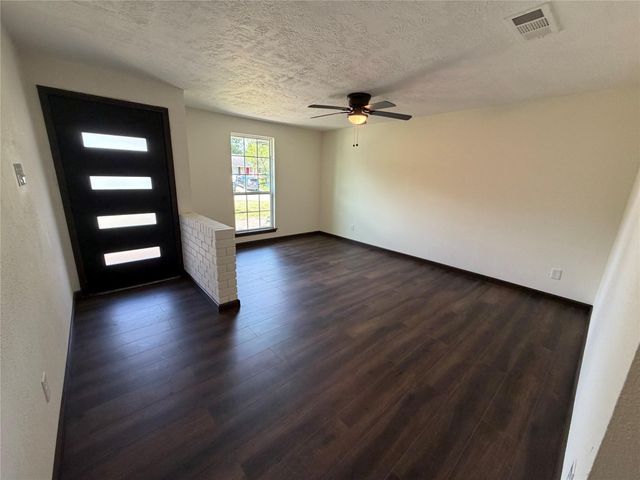 3915 Heatherbrook Drive, Houston, TX 77045
