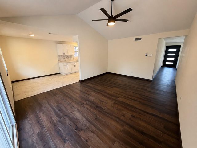 3915 Heatherbrook Drive, Houston, TX 77045