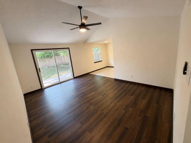 3915 Heatherbrook Drive, Houston, TX 77045