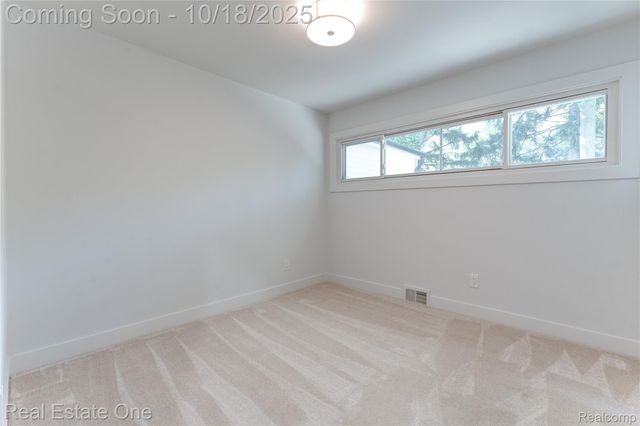 786 S Cranbrook Road, Bloomfield Charter Township, MI 48301