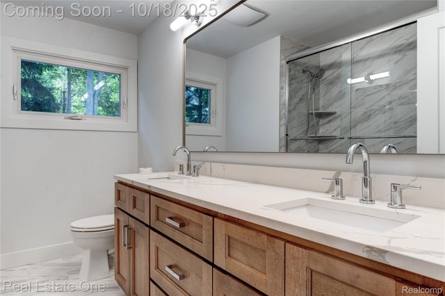 786 S Cranbrook Road, Bloomfield Charter Township, MI 48301