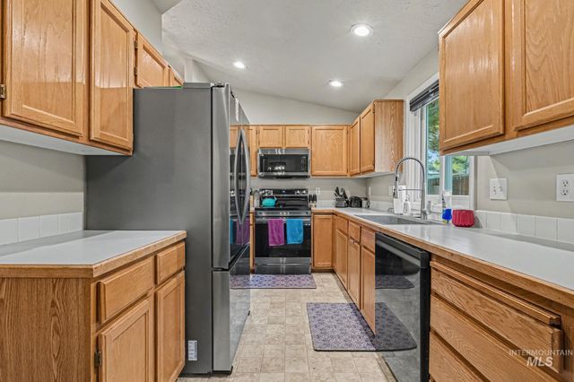 2910 Cougar Ave, Nampa, ID 83687