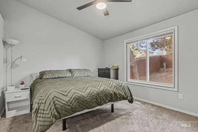 2910 Cougar Ave, Nampa, ID 83687