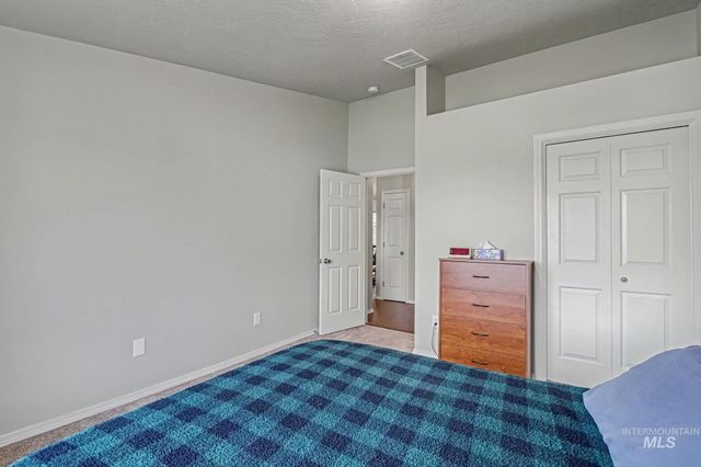 2910 Cougar Ave, Nampa, ID 83687