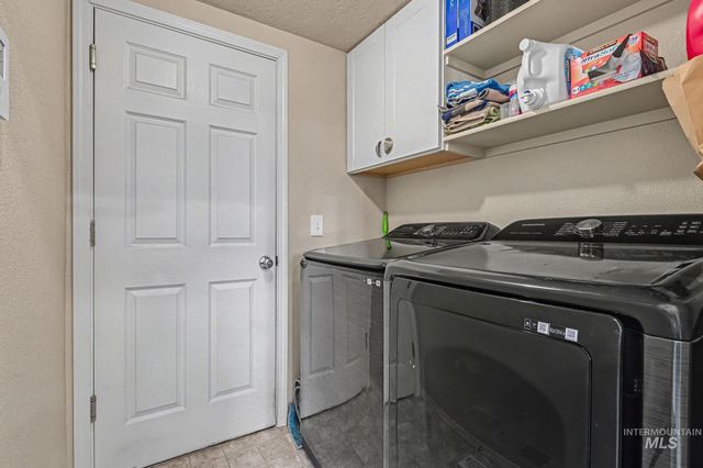 2910 Cougar Ave, Nampa, ID 83687