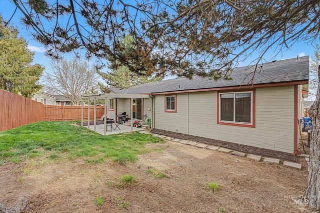2910 Cougar Ave, Nampa, ID 83687