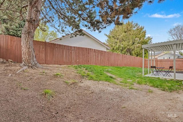 2910 Cougar Ave, Nampa, ID 83687