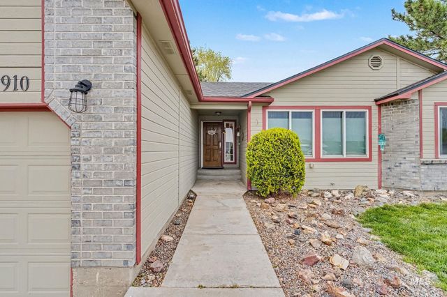 2910 Cougar Ave, Nampa, ID 83687
