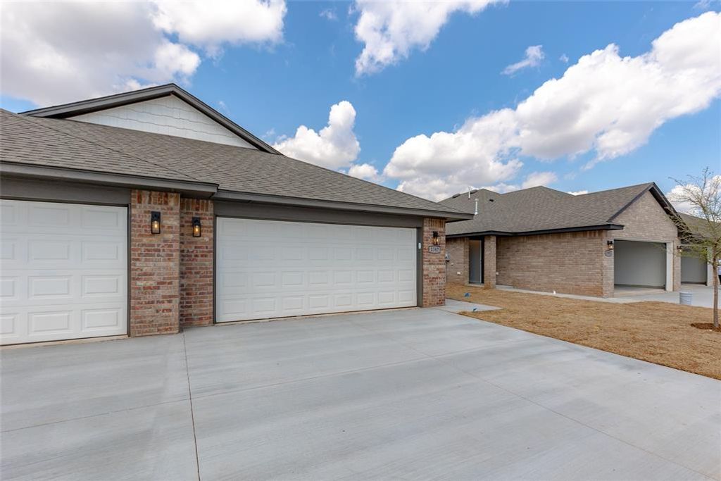 2327 SW 90 Place, Oklahoma City, OK 73159
