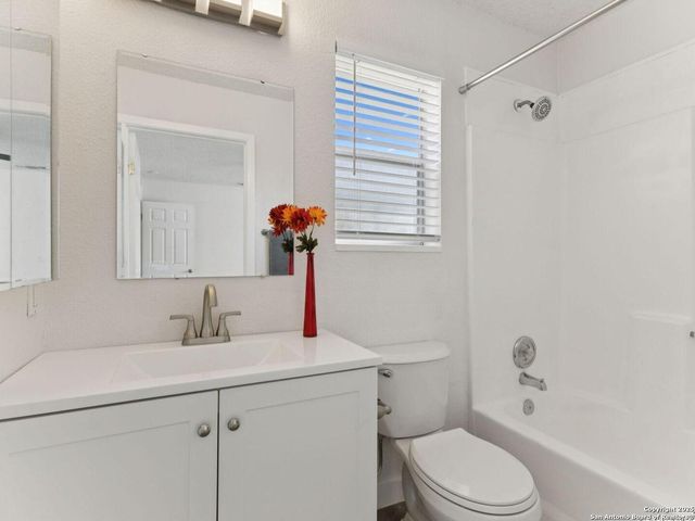 3710 Pipers Cross, San Antonio, TX 78251