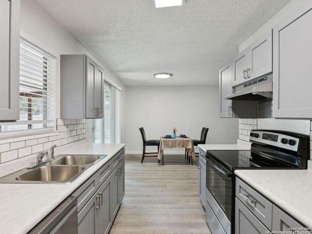 3710 Pipers Cross, San Antonio, TX 78251