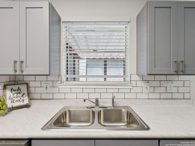 3710 Pipers Cross, San Antonio, TX 78251