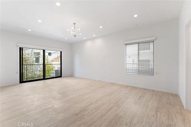 913 N Hilldale Avenue 3, West Hollywood, CA 90069