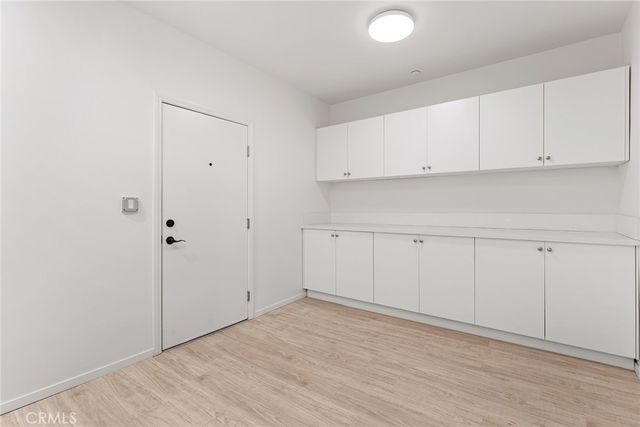 913 N Hilldale Avenue 3, West Hollywood, CA 90069