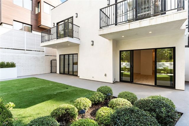 913 N Hilldale Avenue 3, West Hollywood, CA 90069