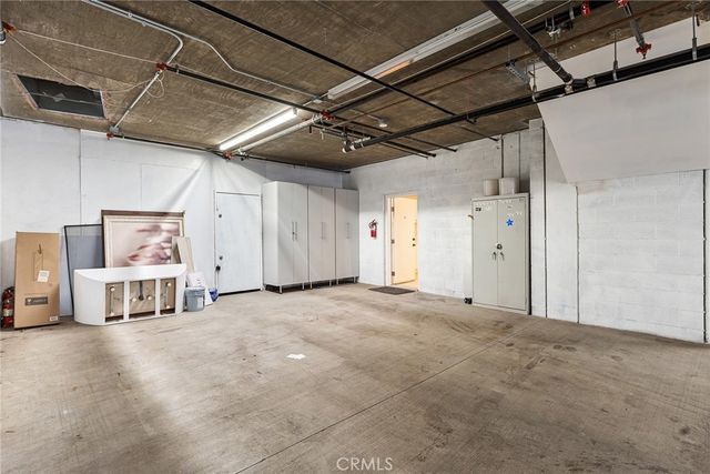 913 N Hilldale Avenue 3, West Hollywood, CA 90069