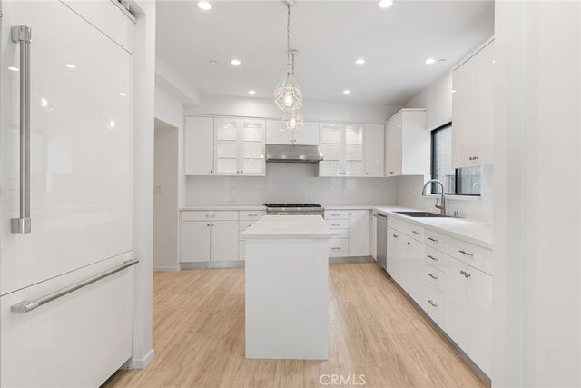913 N Hilldale Avenue 3, West Hollywood, CA 90069
